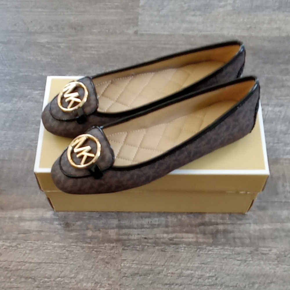 Michael Kors Women's Flats-NEW